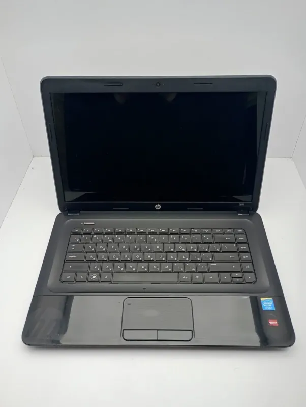 Ноутбук HP 2000 / 15.6" (1366x768) TN / Intel Pentium B960 (2 ядра по 2.2 GHz) / 6 GB DDR3 / 500 GB HDD / AMD Radeon HD 7400M, 1 GB GDDR3, 64-bit / WebCam б/в - зображення 2