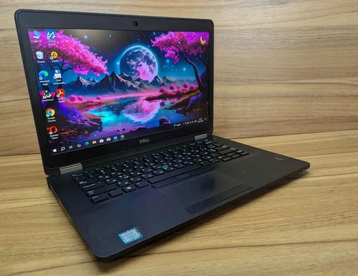 Ультрабук Б-клас Dell Latitude E7470 / 14" (1920x1080) IPS / Intel Core i5-6300U (2 (4) ядра по 2.4 - 3.0 GHz) / 8 GB DDR4 / 256 GB SSD / Intel HD Graphics 520 / WebCam / TouchID / Windows 10 б/в - зображення 5