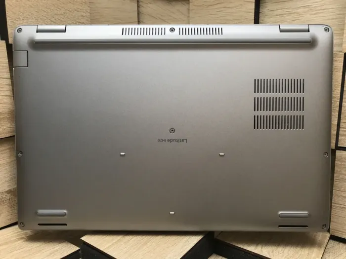 Ультрабук Б-клас Dell Latitude 5411 / 14" (1920x1080) IPS / Intel Core i7-10850H (6 (12) ядра по 2.7 - 5.1 GHz) / 8 GB DDR4 / 256 GB SSD M.2 / Intel UHD Graphics / WebCam / HDMI / Windows 10 б/в - зображення 8