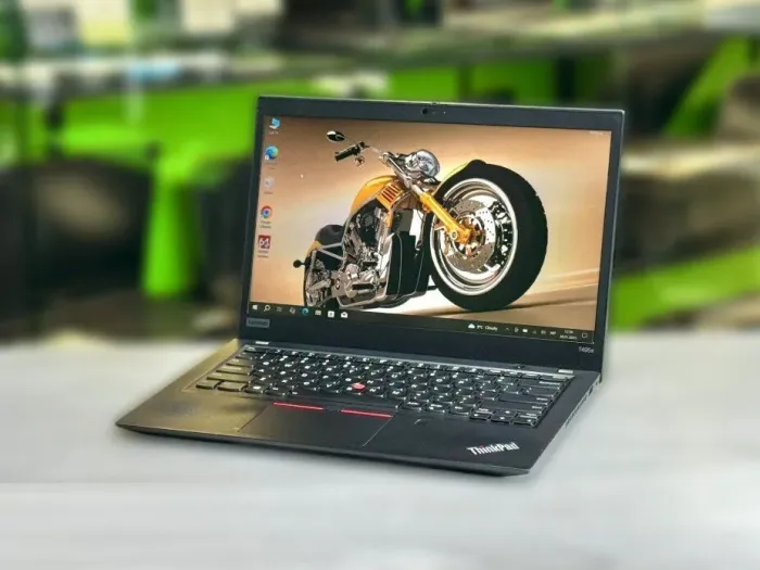 Ультрабук Lenovo ThinkPad T495s / 14" (1920x1080) IPS / AMD Ryzen 5 PRO 3500U (4 (8) ядра по 2.1 - 3.7 GHz) / 16 GB DDR4 / 256 GB SSD M.2 / AMD Radeon Vega 8 Graphics / WebCam / Win 10 Pro б/в - зображення 4