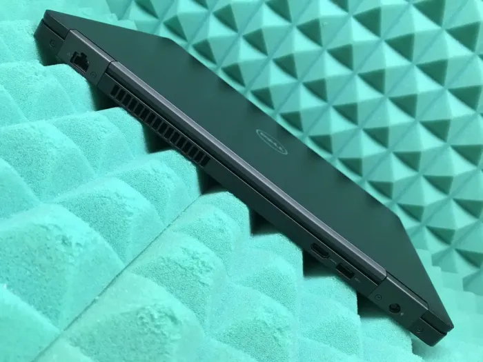 Ноутбук Б-клас Dell Latitude 5580 / 15.6" (1920x1080) IPS / Intel Core i5-6440HQ (4 ядра по 2.6 - 3.5 GHz) / 8 GB DDR4 / 256 GB SSD / Intel HD Graphics 530 / Fingerprint / HDMI / Windows 10 б/в - зображення 9