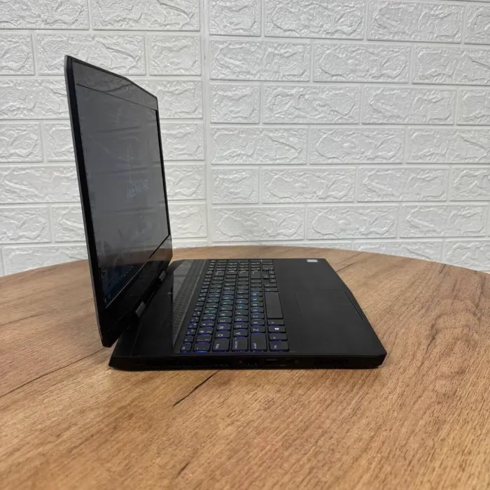Ігровий ноутбук Dell Alienware m15 / 15.6" (1920x1080) IPS / Intel Core i7-8750H (6 (12) ядер по 2.2 - 4.1 GHz) / 16 GB DDR4 / 256 GB SSD M.2 + 1000 GB HDD / nVidia GeForce GTX 1660 Ti, 6 GB GDDR6, 192-bit / WebCam б/в - зображення 4