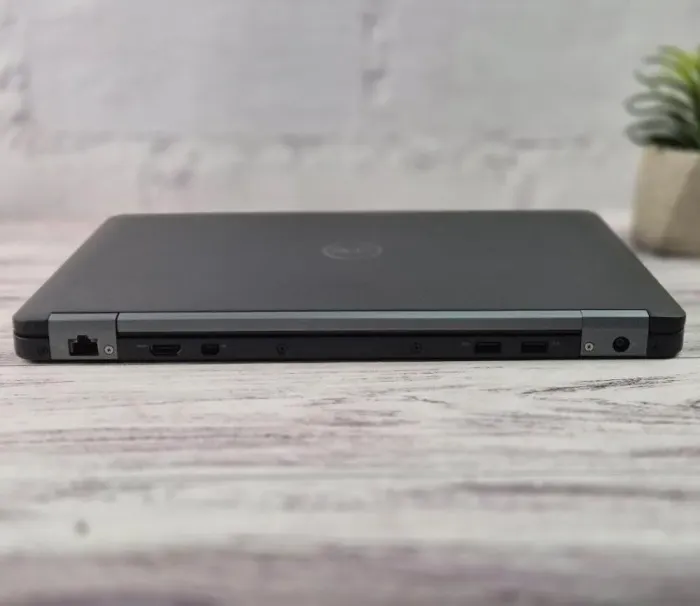 Ультрабук Dell Latitude E7470 / 14" (2560x1440) IPS Touch / Intel Core i5-6300U (2 (4) ядра по 2.4 - 3.0 GHz) / 8 GB DDR4 / 480 GB SSD / Intel HD Graphics 520 / WebCam б/в - зображення 7