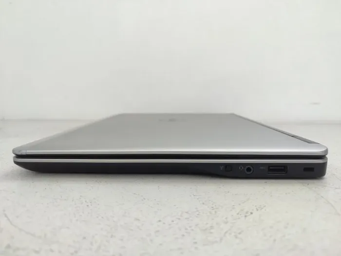 Ноутбук Dell Latitude E7440 / 14" (1920x1080) IPS / Intel Core i7-4600U (2 (4) ядра по 2.1 - 3.3 GHz) / 16 GB DDR3 / 256 GB SSD / Intel HD Graphics 4400 / WebCam б/в - зображення 4