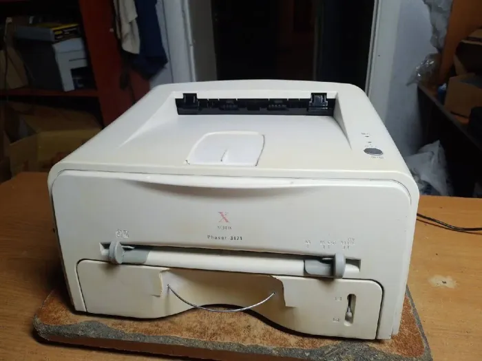 Принтер Б-клас Xerox Phaser 3121 / Лазерний монохромний друк / 600 x 600 dpi / A4 / 16 стор/хв / USB 1.1, LPT б/в - зображення 2