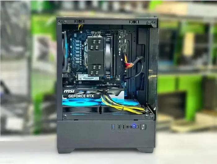 Ігровий ПК Aura Tower / AMD Ryzen 5 8400F (6 (12) ядер по 4.2 - 4.7 GHz) / 32 GB DDR5 / 1000 GB SSD M.2 / nVidia GeForce RTX 5060, 8 GB GDDR7, 128-bit / 600W / Win 11 б/в - зображення 4