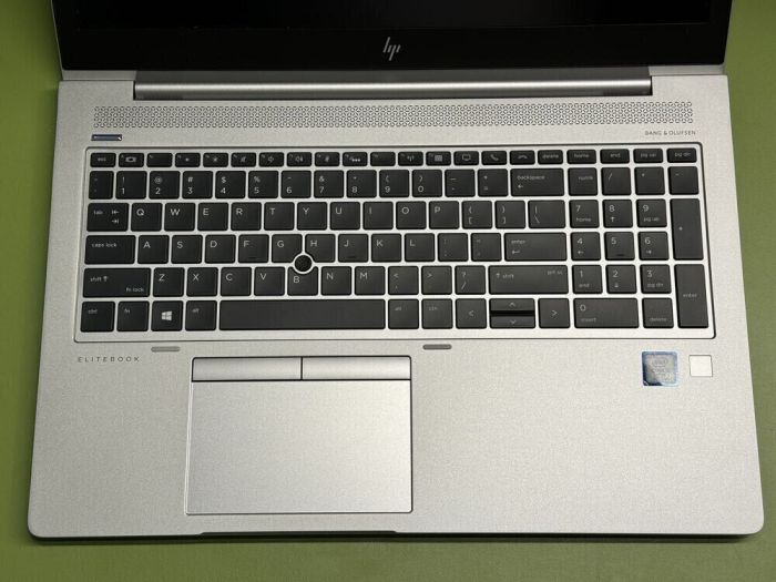 Ультрабук HP EliteBook 850 G6 / 15.6" (1920x1080) IPS / Intel Core i7-8565U (4 (8) ядра по 1.8 - 4.6 GHz) / 16 GB DDR4 / 256 GB SSD / Intel UHD Graphics / WebCam / Fingerprint б/в - зображення 3