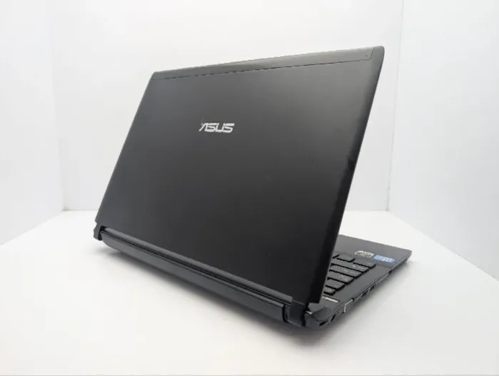 Ноутбук Asus U36S / 13.3" (1366x768) TN / Intel Core i5-2450M (2 ядра по 2.5 - 3.1 GHz) / 6 GB DDR3 / 320 GB HDD / nVidia GeForce 610M, 1 GB GDDR3, 64-bit / WebCam б/в - зображення 8
