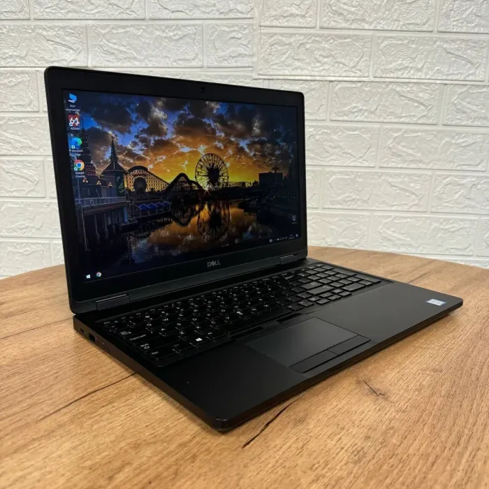 Ноутбук Б-клас Dell Latitude 5590 / 15.6" (1920x1080) IPS / Intel Core i5-8250U (4 (8) ядра по 1.6 - 3.4 GHz) / 8 GB DDR4 / 128 GB SSD / Intel UHD Graphics 620 / WebCam б/в - зображення 4