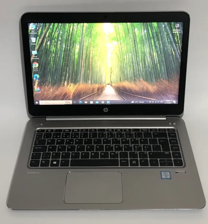 Ноутбук Б-клас HP EliteBook Folio 1040 G3 / 14" (1920x1080) TN / Intel Core i5-6300U (2 (4) ядра по 2.4 - 3.0 GHz) / 16 GB DDR4 / 256 GB SSD / Intel HD Graphics 520 / WebCam / HDMI / Windows 10 Pro б/в - зображення 2