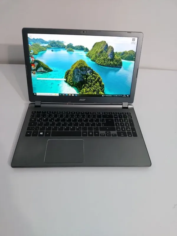 Ноутбук Acer Aspire V5-573G / 15.6" (1920x1080) TN / Intel Core i5-4210U (2 (4) ядра по 1.7 - 2.7 GHz) / 12 GB DDR3 / 512 GB SSD / nVidia GeForce GTX 850M, 2 GB GDDR3, 128-bit / WebCam б/в - зображення 2