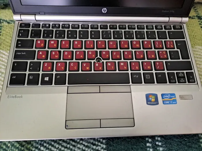 Нетбук Б-клас HP EliteBook 2170p / 11.6" (1366x768) TN / Intel Core i7-3667U (2 (4) ядра по 2.0 - 3.2 GHz) / 4 GB DDR3 / 120 GB SSD / Intel HD Graphics 4000 / WebCam / Win 11 б/в - зображення 4