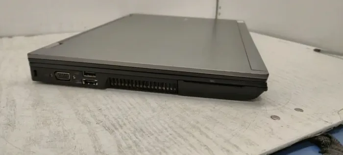 Ноутбук Dell Latitude E6410 / 14" (1440x900) TN / Intel Core i7-640M (2 (4) ядра по 2.8 - 3.46 GHz) / 8 GB DDR3 / 320 GB HDD / nVidia NVS 3100M, 512 MB DDR3, 64-bit / WebCam б/в - зображення 4