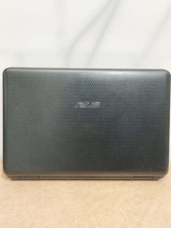 Ноутбук Asus P50IJ / 15.6" (1366x768) TN / Intel Pentium T4400 (2 ядра по 2.2 GHz) / 4 GB DDR2 / 120 GB SSD / Intel GMA 4500M Graphics / WebCam / АКБ не тримає б/в - зображення 7