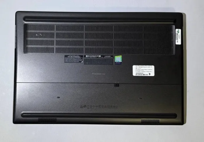 Мобільна робоча станція Dell Precision 7740 / 17,3" (1920x1080) IPS / Intel Core i7-9750H (6 (12) ядер по 2,6 - 4,5 ГГц) / 64 ГБ DDR4 / 1000 ГБ SSD / nVidia Quadro RTX 4000, 8 ГБ GDDR6, 256-біт / HDMI / WebCam б/в - зображення 4