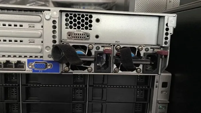 Сервер HP ProLiant DL380 G9 2U / 2x Intel Xeon E5-2630L v3 (8 (16) ядер по 1.8 - 2.9 GHz) / 16 GB DDR4 / noHDD / 2x 500W б/в - зображення 3