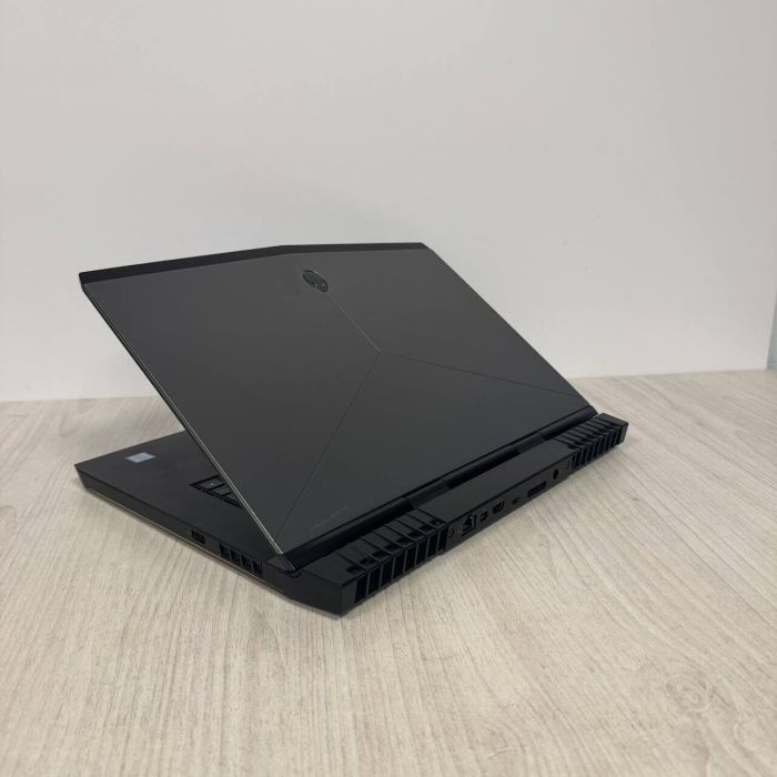 Ігровий ноутбук Dell Alienware 15 R3 / 15,6" (1920x1080) IPS / Intel Core i7-7700HQ (4 (8) ядра по 2,8 - 3,8 ГГц) / 32 ГБ DDR4 / 512 ГБ SSD / nVidia GeForce GTX 1070, 8 ГБ GDDR5, 256-біт / Веб-камера б/в - изображение 8