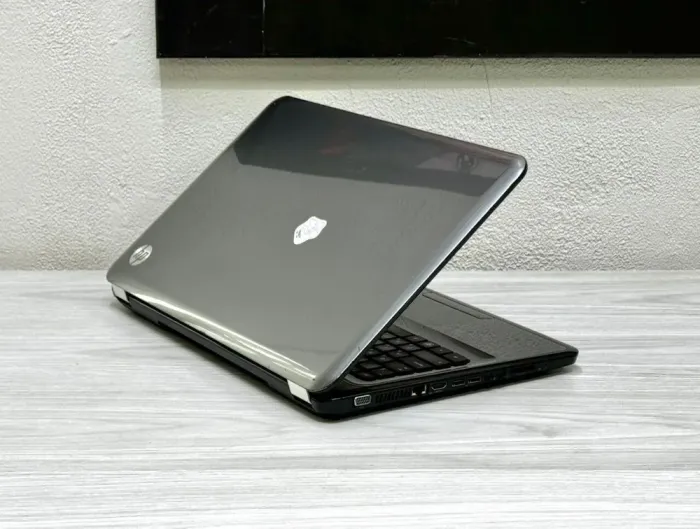 Ноутбук HP Pavilion G7/17.3" (1600x900) TN/AMD Phenom II X2 N660 (2 ядра по 3.0 GHz)/4 GB DDR3/128 GB SSD/AMD Radeon HD 7400M, 1 GB GDDR3, 64-bit / WebCam / Win 10 Pro / АКБ не тримає б/в - зображення 5