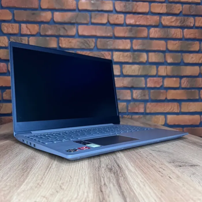 Ультрабук Lenovo IdeaPad S145-15API / 15.6" (1920x1080) IPS / AMD Ryzen 3 3200U (2 (4) ядра по 2.6 - 3.5 GHz) / 8 GB DDR4 / 256 GB SSD / AMD Radeon Vega 3 Graphics / WebCam б/в - зображення 3