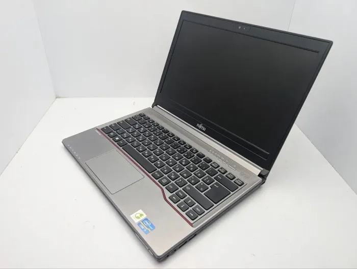 Ноутбук Futjitsu LifeBook E733 / 13.3" (1366x768) TN / Intel Core i3-3110M (2 (4) ядра по 2.4 GHz) / 8 GB DDR3 / 120 GB SSD / Intel HD Graphics 4000 / WebCam б/в - изображение 7