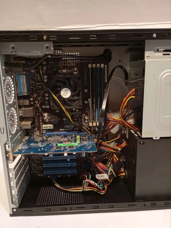 ПК Б-клас Amadey SFF / AMD Athlon II X2 250 (2 ядра по 3.0 GHz) / 8 GB DDR3 / 128 GB SSD / AMD Radeon HD 3650, 512 MB DDR2, 128-bit / 400W / Win 10 б/в - зображення 5