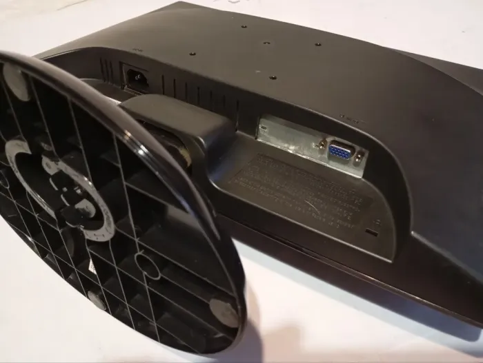 Комплект ПК Б-клас: HP Compaq Pro 6300 SFF / Intel Core i3-3220 (2 (4) ядра по 3.3 GHz) / 8 GB DDR3 / 500 GB HDD / Intel HD Graphics 2500 + Монітор LG Flatron W1943SS-PF / 19" (1366x768) TN / 1x VGA / VESA 100x100 б/в - зображення 7