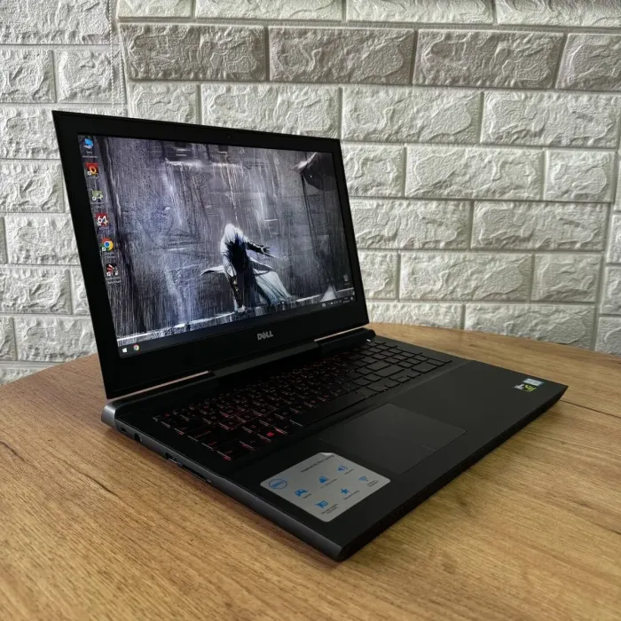 Ігровий ноутбук Dell Inspiron 15 Gaming 7567 / 15.6" (1920x1080) IPS / Intel Core i5-7300HQ (4 ядра по 2.5-3.5 GHz) / 8 GB DDR4 / 128 GB SSD M.2 + 1000 GB HDD / GeForce GTX 1050, 4 GB GDDR5, 128-bit / WebCam б/в - зображення 4