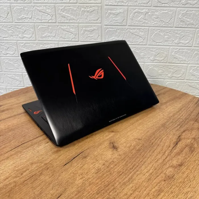 Ігровий ноутбук Asus ROG Strix GL502VM / 15.6" (1920x1080) IPS / Intel Core i7-6700HQ (4 (8) ядра по 2.6 - 3.5 GHz) / 16 GB DDR4 / 512 GB SSD / nVidia GeForce GTX 1060, 6 GB GDDR5, 192-bit / WebCam б/в - зображення 6