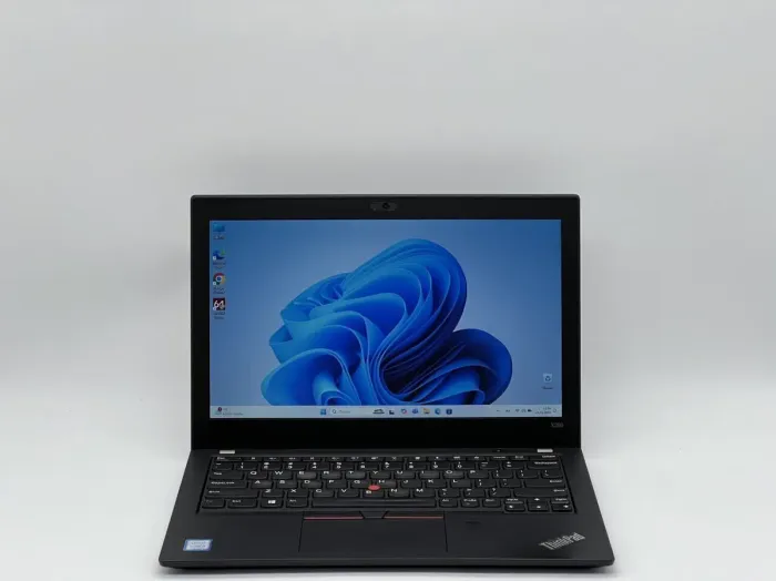 Нетбук Lenovo ThinkPad X280 / 12.5" (1366x768) TN / Intel Core i5-8250U (4 (8) ядра по 1.6 - 3.4 GHz) / 8 GB DDR4 / 240 GB SSD / Intel UHD Graphics 620 / WebCam б/в - зображення 2