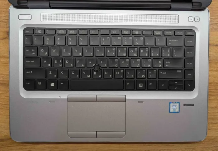 Ноутбук HP ProBook 640 G2 / 14" (1920x1080) IPS / Intel Core i7-6600U (2 (4) ядра по 2.6 - 3.4 GHz) / 8 GB DDR4 / 240 GB SSD / Intel HD Graphics 520 / WebCam / TouchID / Windows 10 б/в - зображення 3