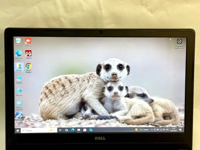 Ноутбук Б-клас Dell Latitude 3570 / 15.6" (1366x768) TN / Intel Core i3-6100U (2 (4) ядра по 2.3 GHz) / 8 GB DDR3 / 500 GB HDD / Intel HD Graphics 520 / WebCam / Windows 10 Pro б/в - зображення 3