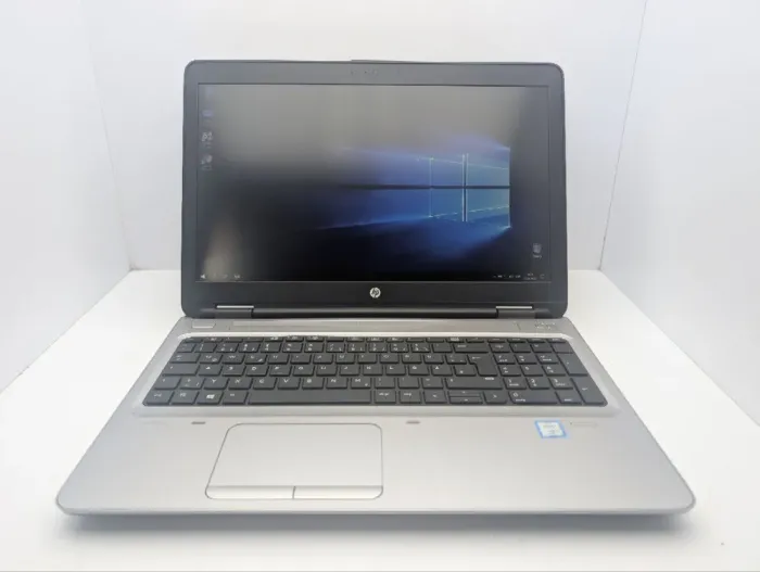 Ноутбук HP ProBook 650 G2 / 15.6" (1920x1080) IPS / Intel Core i3-6100U (2 (4) ядра по 2.3 GHz) / 8 GB DDR4 / 240 GB SSD / Intel HD Graphics 520 / WebCam / DVD-ROM б/в - зображення 2