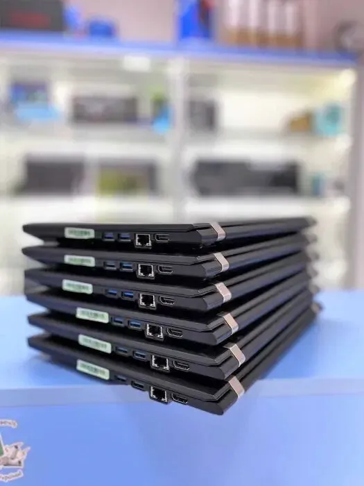 Ультрабук Lenovo E31-80 / 13.3" TN / Intel Core i3-6006U (2(4) ядра по 2GHz) / 8GB DDR3 / 128GB SSD / HD Graphics 520 / WebCam б/в - зображення 3