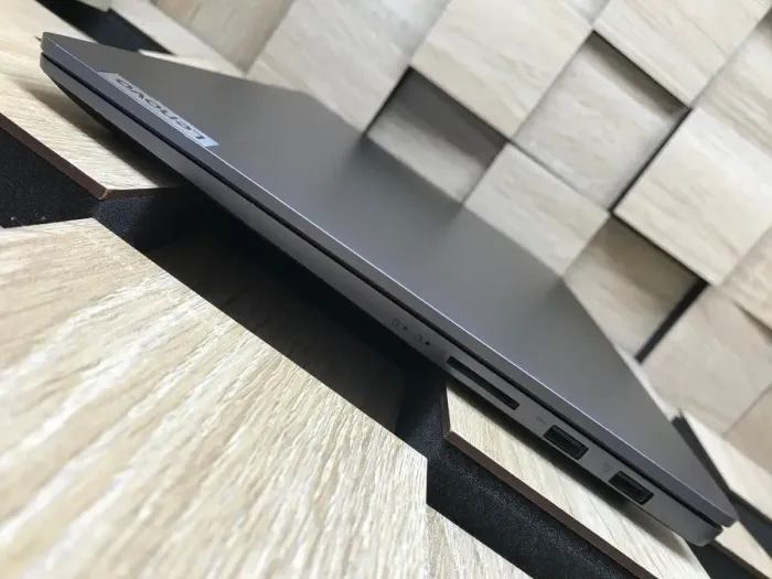 Ігровий ноутбук Б-клас Lenovo IdeaPad 5 Pro 16ARH7 / 16" (2560x1600) IPS / AMD Ryzen 7 6800HS (8 (16) ядер по 3.2 - 4.7 GHz) / 16 GB DDR5 / 256 GB SSD M.2 / nVidia GeForce RTX 3050, 4 GB GDDR6, 128-bit б/в - зображення 6