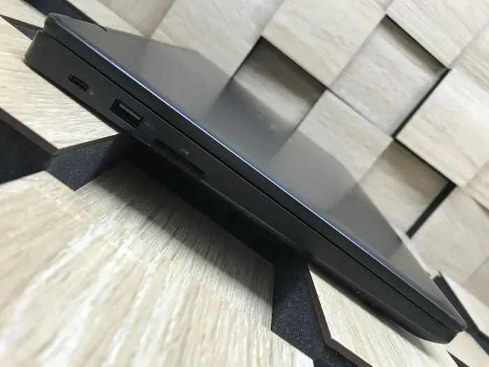 Ноутбук Б-клас Dell Latitude 5490 / 14" (1920x1080) IPS / Intel Core i5-8250U (4 (8) ядра по 1.6 - 3.4 GHz) / 8 GB DDR4 / 240 GB SSD M.2 / Intel UHD Graphics 620 / WebCam / USB 3.1 / HDMI б/в - зображення 5