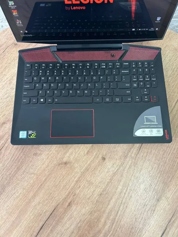 Ігровий ноутбук Lenovo Legion Y720-15IKB / 15.6" (1920x1080) IPS / Intel Core i7-7700HQ (4 (8) ядра по 2.8 - 3.8 GHz) / 8 GB DDR4 / 256 GB SSD / nVidia GeForce GTX 1060, 6 GB GDDR5, 192-bit / WebCam б/в - зображення 7