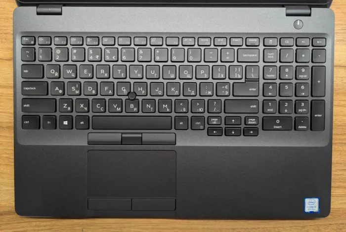 Ультрабук Б-клас Dell Latitude 5500 / 15.6" (1920x1080) IPS / Intel Core i5-8265U (4 (8) ядра по 1.6 - 3.9 GHz) / 16 GB DDR4 / 256 GB SSD / Intel UHD Graphics 620 / WebCam / Windows 10 б/в - зображення 5