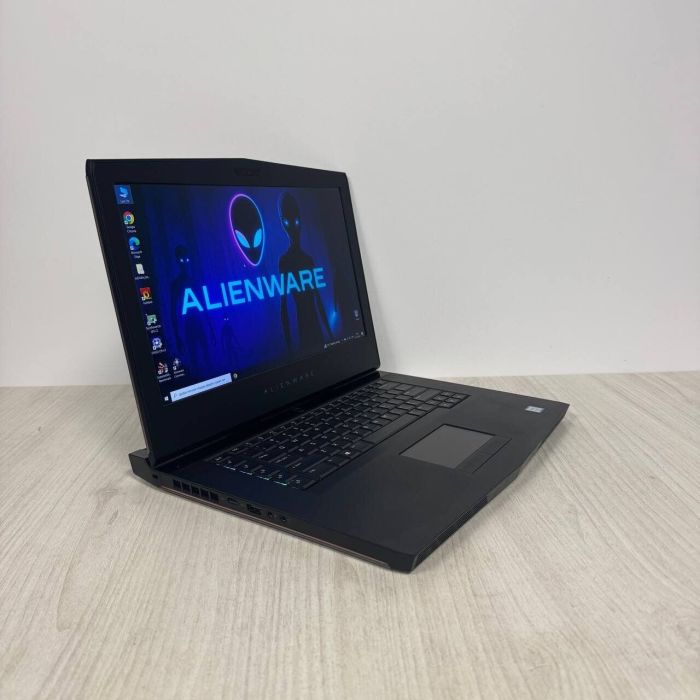 Ігровий ноутбук Dell Alienware 15 R3 / 15,6" (1920x1080) IPS / Intel Core i7-7700HQ (4 (8) ядра по 2,8 - 3,8 ГГц) / 32 ГБ DDR4 / 512 ГБ SSD / nVidia GeForce GTX 1070, 8 ГБ GDDR5, 256-біт / Веб-камера б/в - изображение 6
