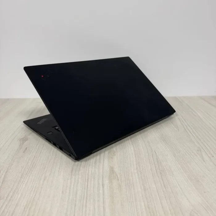 Мобільна робоча станція Б-класу Lenovo ThinkPad P15 Gen 1 / 15.6" (1920x1080) IPS / Intel Core i7-8850H (6 (12) ядер по 2,6 - 4,3 ГГц) / 16 ГБ DDR4 / 256 ГБ SSD NVMe / nVidia Quadro P1000, 4 ГБ GDDR5, 128-біт / WebCam б/в - зображення 6