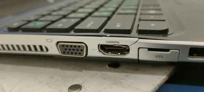 Ноутбук Б-класс HP Pavilion dv6t-7000 / 15.6" TN / Intel Core i5-3230M (2 (4) ядра по 2.6-3.2 GHz) / 8GB DDR3 / 120GB SSD / GeForce GT 630M, 1 GB DDR3, 128-bit / WebCam / DVD-ROM / АКБ не тримає б/в - зображення 4