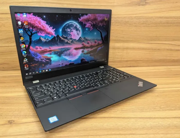 Ультрабук Б-клас Lenovo ThinkPad T590 / 15.6" (1920x1080) IPS / Intel Core i7-8565U (4 (8) ядра по 1.8 - 4.6 GHz) / 16 GB DDR4 / 512 GB SSD / Intel UHD Graphics 620 / WebCam / TouchID / Windows 10 б/в - зображення 5