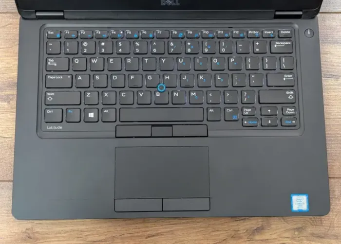 Ультрабук Dell Latitude 5480 / 14" (1920x1080) IPS / Intel Core i7-7820HQ (4 (8) ядра по 2.9 - 3.9 GHz) / 8 GB DDR4 / 256 GB SSD / nVidia GeForce 930MX, 2 GB DDR3, 64-bit / WebCam б/в - зображення 3