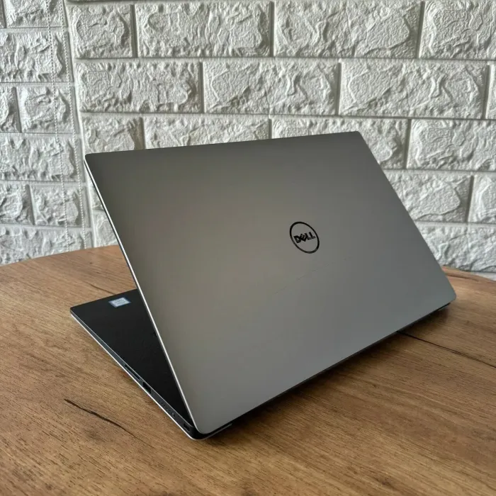 Мобільна робоча станція Б-клас Dell Precision 5520 / 15.6" (1920x1080) IPS / Intel Core i7-7820HQ (4 (8) ядра по 2.9 - 3.9 GHz) / 16 GB DDR4 / 250 GB SSD / nVidia Quadro M1200, 4 GB GDDR5, 128-bit / WebCam б/в - зображення 6