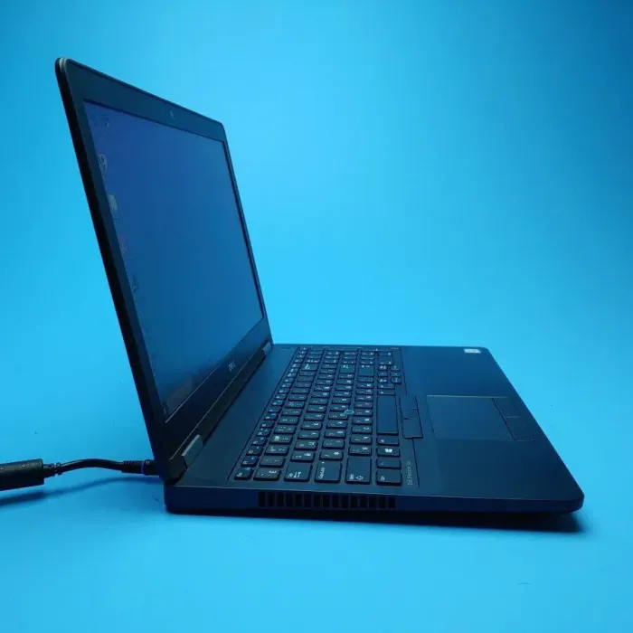 Ігровий ноутбук Dell Precision 3510 / 15.6" (1366x768) TN / Intel Core i7-6820HQ (4 (8) ядра по 2.7 - 3.6 GHz) / 8 GB DDR4 / 128 GB SSD / AMD Radeon R9 M360, 2 GB GDDR5, 128-bit / WebCam / Win 10 Pro б/в - зображення 4