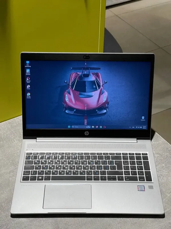 Ноутбук HP ProBook 450 G6 / 15.6" (1366x768) TN / Intel Core i5-8250U (4 (8) ядра по 1.6 - 3.4 GHz) / 16 GB DDR4 / 240 GB SSD / Intel UHD Graphics 620 / WebCam / 4G (LTE) б/в - зображення 2