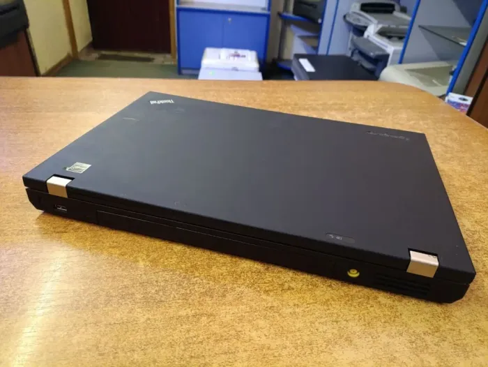 Ноутбук Б-клас Lenovo ThinkPad T530 / 15.6" (1600x900) TN / Intel Core i5-3230M (2 (4) ядра по 2.6 - 3.2 GHz) / 4 GB DDR3 / 120 GB SSD / Intel HD Graphics 4000 / WebCam б/в - зображення 2