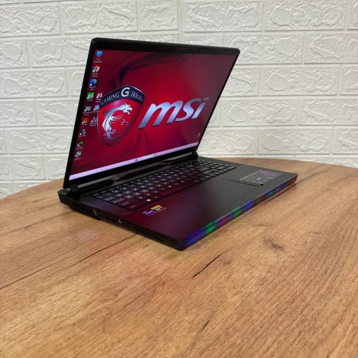 Ігровий ноутбук Б-клас MSI Raider GE78 HX 13VG / 17" (2560x1600) IPS / Intel Core i7-13700HX (16 (24) ядер по 3.7 - 5.0 GHz) / 16 GB DDR5 / 1000 GB SSD NVMe / nVidia GeForce RTX 4070, 8 GB GDDR6, 128-bit / WebCam б/в - зображення 4