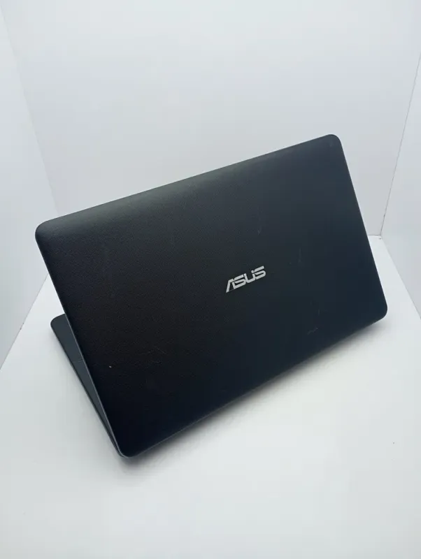 Ноутбук Asus F751 / 17.3" (1600x900) TN / Intel Celeron N2940 (4 ядра по 1.83 - 2.25 GHz) / 8 GB DDR3 / 120 GB SSD / Intel HD Graphics / WebCam б/в - зображення 7
