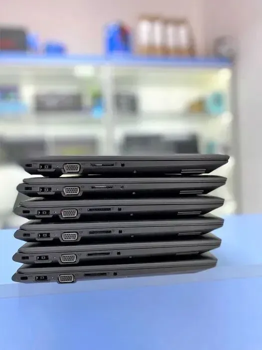 Ультрабук Lenovo E31-80 / 13.3" TN / Intel Core i3-6006U (2(4) ядра по 2GHz) / 8GB DDR3 / 128GB SSD / HD Graphics 520 / WebCam б/в - зображення 4