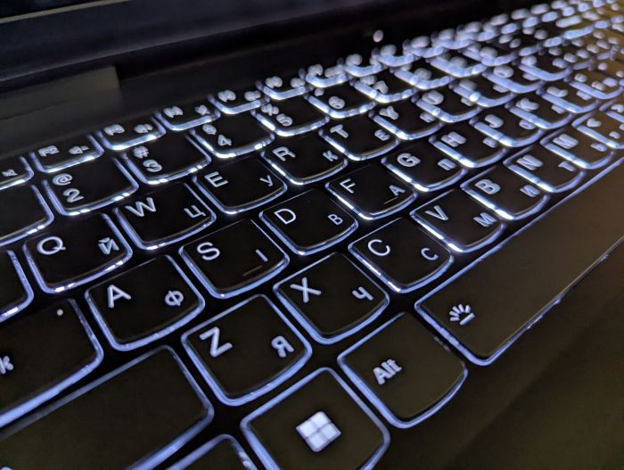 Ігровий ноутбук Б-клас Lenovo IdeaPad Gaming 3 15IAH7 / 15.6" (1920x1080) IPS / Intel Core i5-12450H (8 (12) ядер по 3.3 - 4.4 GHz) / 16 GB DDR4 / 512 GB SSD / nVidia GeForce RTX 3050, 4 GB GDDR6, 128-bit / WebCam / Windows 11 б/в - зображення 7